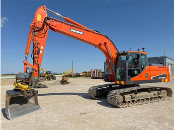 Kāpurķēžu ekskavators DOOSAN DX225LC