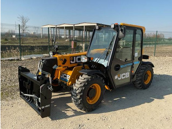 Teleskopiskais iekrāvējs JCB