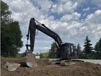 Kāpurķēžu ekskavators HITACHI ZX225USLC-6