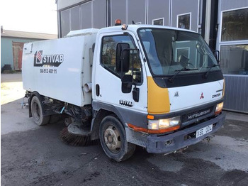 Ielu tīrīšanas mašīna Mitsubishi Canter: foto 4
