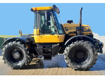 Traktors JCB