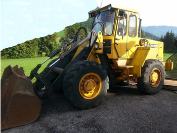 Riteņu iekrāvējs VOLVO 4300