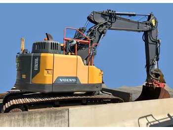 Ekskavators VOLVO ECR235
