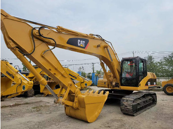 Kāpurķēžu ekskavators CATERPILLAR 325D