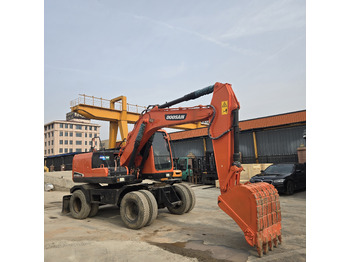 Riteņu ekskavators DOOSAN DX150W