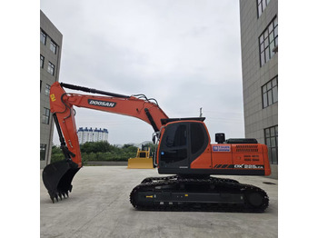 Ekskavators DOOSAN DX225