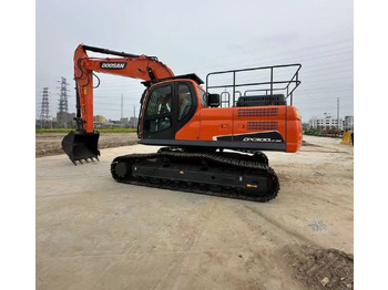Kāpurķēžu ekskavators DOOSAN DX300