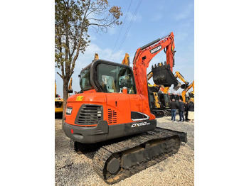 Kāpurķēžu ekskavators DOOSAN DX60-9C