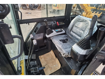 Kāpurķēžu ekskavators KOMATSU PC35
