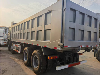 Kravas automašīna pašizgāzējs Sinotruk HOWO 371 8*4 Dump truck: foto 3