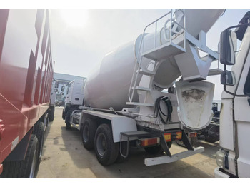 Betonvedējs Sinotruk HOWO 371 Concrete mixer truck: foto 3