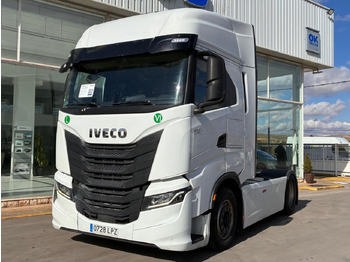 Vilcējs IVECO S-WAY
