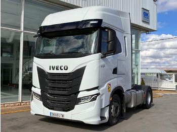 Vilcējs IVECO S-WAY
