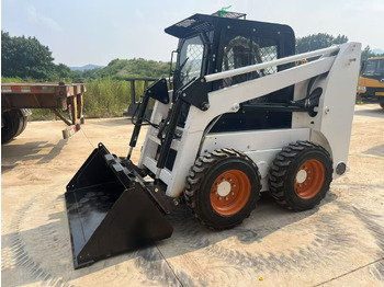 Kompaktiekrāvējs BOBCAT S18