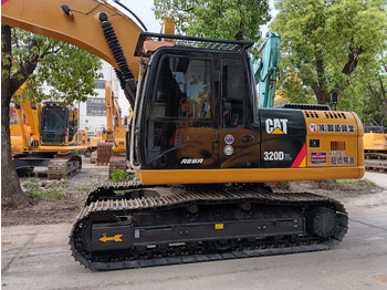 Kāpurķēžu ekskavators CATERPILLAR 320D2