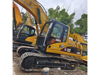 Kāpurķēžu ekskavators CATERPILLAR 320CL