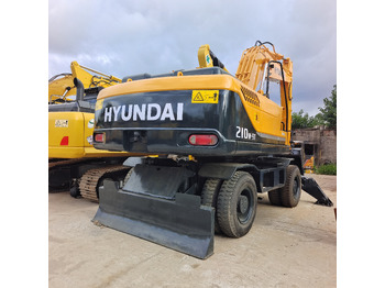 Riteņu ekskavators HYUNDAI