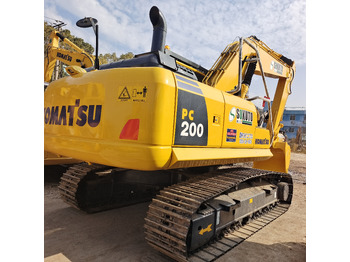 Kāpurķēžu ekskavators KOMATSU PC200-8