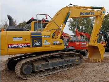 Kāpurķēžu ekskavators KOMATSU PC200-8
