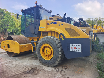 Ceļu veltnis XCMG XS203J