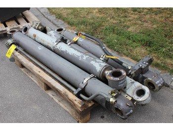 Hidrauliskais cilindrs - Celtniecības tehnika Volvo EC 160: foto 3 Hidrauliskais cilindrs - Celtniecības tehnika Volvo EC 160: foto 3