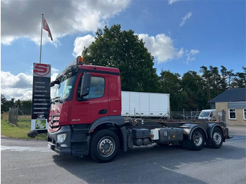 Būvgružu konteineru vedējs MERCEDES-BENZ Antos 2543