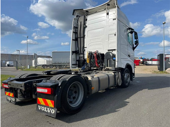 Vilcējs Volvo FH460 4x2 x-low mega: foto 3