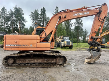 Kāpurķēžu ekskavators Doosan DX180LC PYÖRITTÄJÄLLÄ: foto 3