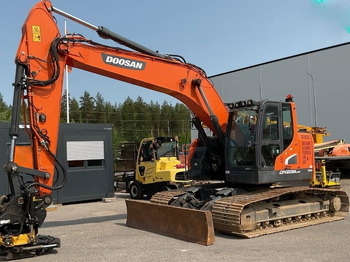 Kāpurķēžu ekskavators DOOSAN DX235LCR-5