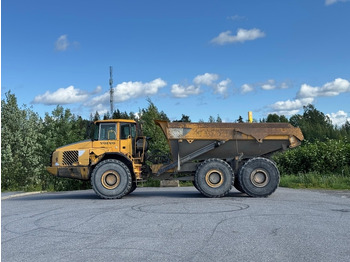 Artikulētias pašizgāzējs VOLVO A40D