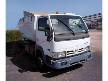 Kravas automašīna NISSAN