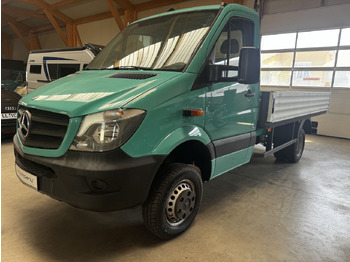 Automašīna ar kravas platformu MERCEDES-BENZ Sprinter 513
