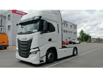 Vilcējs IVECO S-WAY