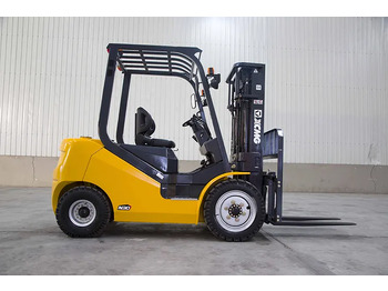 Jaunā Bezceļu autokrāvējs XCMG XCB30 3 ton hydraulic Fork Lift Truck Forklift With Attachments: foto 4