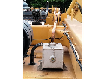 Kāpurķēžu celtnis XCMG XGC150-IA 150ton crawler crane price: foto 4