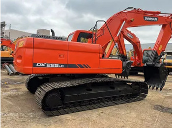 Kāpurķēžu ekskavators DOOSAN DX225LC