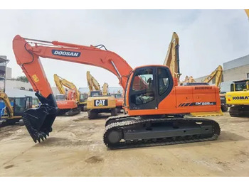 Kāpurķēžu ekskavators DOOSAN DX225LC