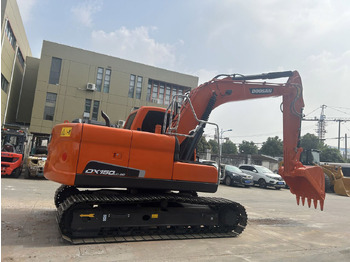 Kāpurķēžu ekskavators DOOSAN DX150