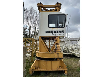 Torņa celtnis LIEBHERR