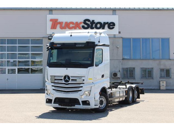 Konteineru vedējs/ Kravas automašīna ar noņemamā virsbūve MERCEDES-BENZ Actros 2545