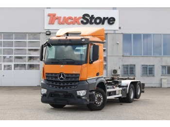 Pacēlājs ar āķi MERCEDES-BENZ Arocs 2642