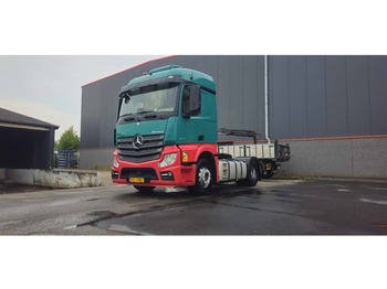 Vilcējs MERCEDES-BENZ Actros 1845