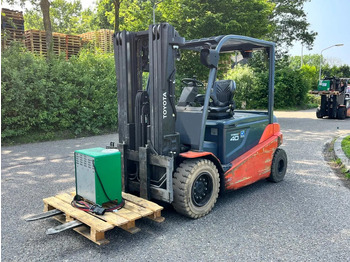 Elektroiekrāvējs TOYOTA