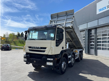 Kravas automašīna pašizgāzējs IVECO Trakker