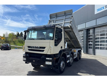 Kravas automašīna pašizgāzējs IVECO Trakker