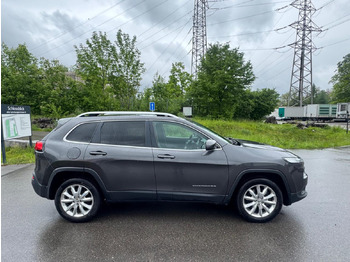 JEEP Cherokee 2.2 TD līzingu JEEP Cherokee 2.2 TD: foto 3