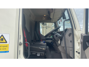 Kravas automašīna ar slēgto virsbūvi DAF LF 230: foto 5