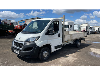 Automašīna ar kravas platformu PEUGEOT BOXER 335 2.2 BLUEHDI 140PS: foto 2