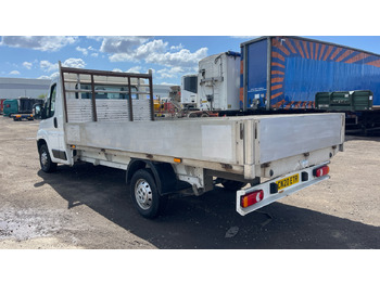 Automašīna ar kravas platformu PEUGEOT BOXER 335 2.2 BLUEHDI 140PS: foto 3