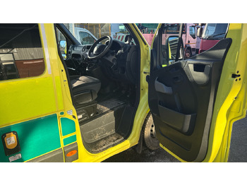 Ātrās palīdzības mašīna RENAULT MASTER 150.39: foto 5